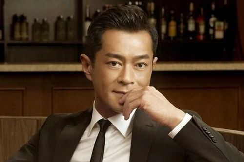 Tập đoàn của Cổ Thiên Lạc bị tố quỵt lương biên kịch