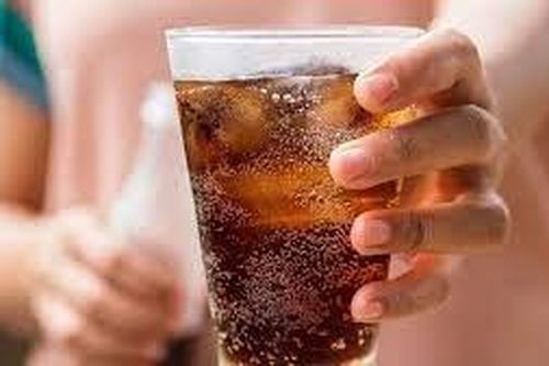 Trẻ sốc phản vệ nguy kịch sau vài phút uống nước ngọt có ga
