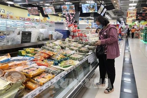 Thị trường hàng hóa mùng 5 Tết dồi dào, nhu cầu tiêu thụ tăng
