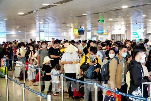 Lượng khách qua sân bay Tân Sơn Nhất lập 'kỷ lục' trong dịp Tết