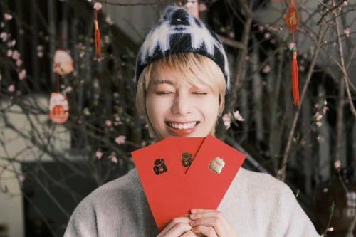 Góc đáng yêu: Hanbin Ngô Ngọc Hưng khoe ảnh đón Tết tại Việt Nam sau 4 năm xa quê nhà