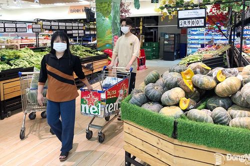 Sau Tết, các chợ, siêu thị còn vắng khách