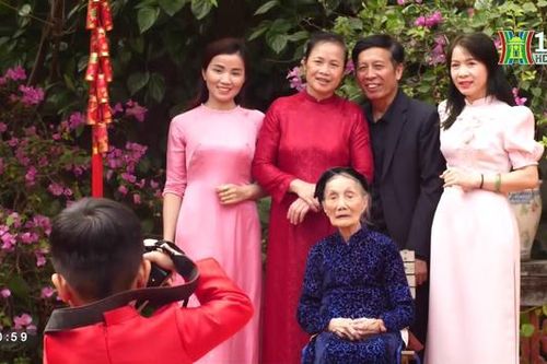 Nét đẹp chụp ảnh gia đình ngày Tết