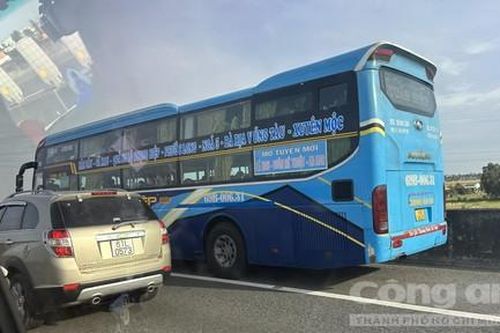 Xe con, xe khách, xe tải 'đua nhau' chạy vào làn đường khẩn cấp của cao tốc