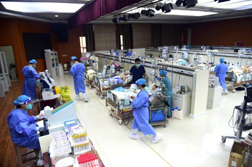 Trung Quốc ghi nhận 7 triệu ca COVID-19 mỗi ngày ở đỉnh dịch