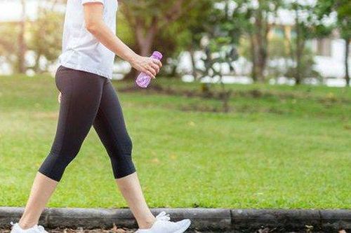 Đi bộ có lợi cho những người mắc bệnh mạn tính?
