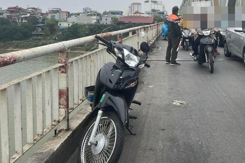 Tổ chức cứu hộ nam sinh lớp 9 nhảy cầu Chương Dương