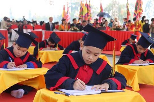 Hải Phòng: Hơn 600 học sinh giỏi khai bút đầu Xuân