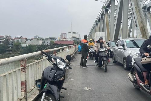 Nam sinh lớp 9 nhảy cầu Chương Dương ngày mùng 6 Tết