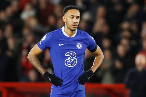 Chelsea tống khứ ba 'ông kễnh' vô dụng