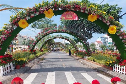Lượng khách du lịch đến Bến Tre tăng trong dịp Tết Quý Mão