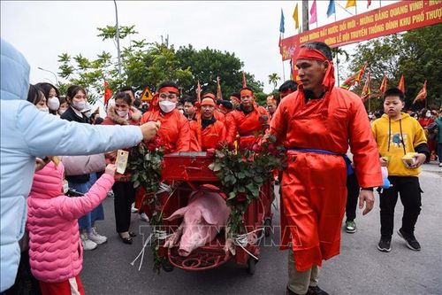 Lễ hội làng Ném Thượng duy trì nghi thức truyền thống, bảo đảm nếp sống văn minh