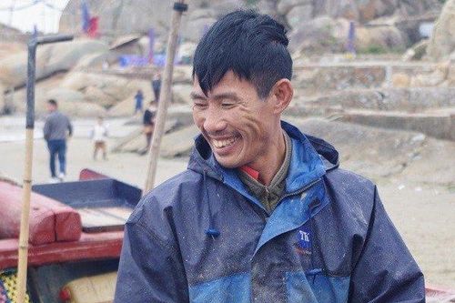 Thanh Hóa: Ngư dân phấn khởi 'đi thấp' kiếm tiền triệu ngày đầu năm