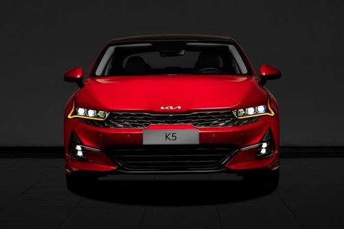 Sedan cỡ D trở lại, tăng trưởng mạnh mẽ trong năm 2022