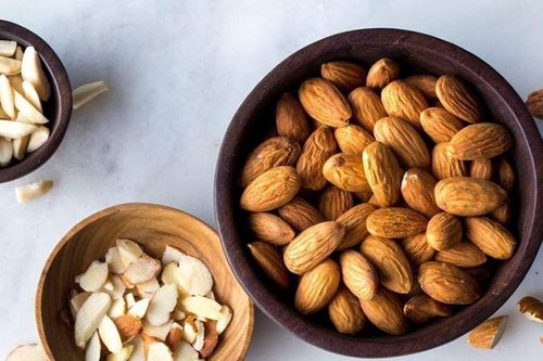 6 lợi ích bất ngờ của việc ngâm hạt hạnh nhân trước khi ăn