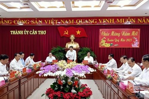 Cần Thơ: Các cơ quan không được kéo dài thời gian ăn Tết