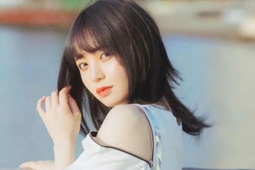 Một nữ ca sĩ nổi tiếng qua đời ở tuổi 26 ngay ngày sinh nhật