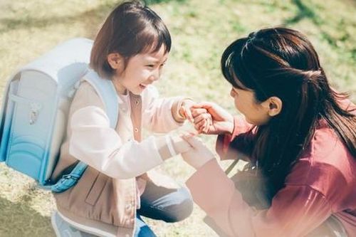 4 điều giúp con trở thành đứa trẻ hạnh phúc