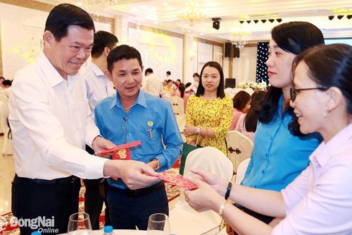 Tiếp tục phát huy vai trò cầu nối gắn kết sức mạnh của nhân dân