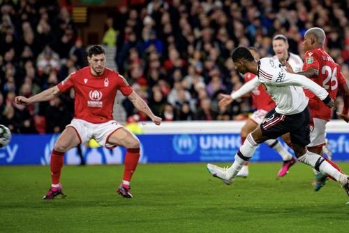 Bán kết Carabao Cup: M.U và Newcastle đặt một chân vào chung kết