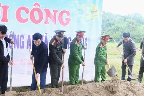 Nhiều cơ sở tôn giáo tại Hà Tĩnh chung tay xây dựng 9 trụ sở Công an xã