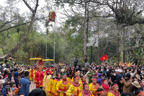 Sắc màu văn hóa cổ truyền trong lễ khai hội Gióng ở đền Sóc