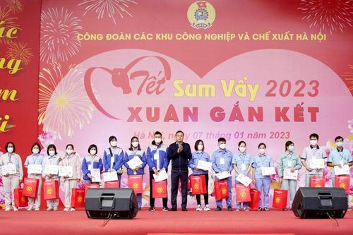 Dành khoảng 9.500 nghìn tỷ đồng chăm lo đời sống người dân dịp Tết Quý Mão 2023