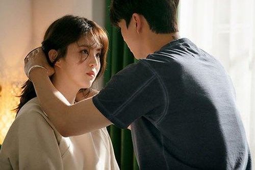 Câu nói kém duyên trong buổi hẹn hò và cuộc đấu tranh cho tình yêu hoàn hảo của gái ế