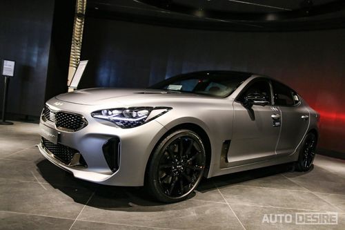 Cận cảnh KIA Stinger phiên bản cuối cùng