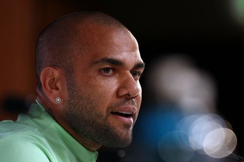 Dani Alves thừa nhận đã nói dối để giữ hình ảnh