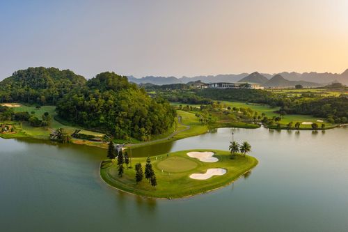 Doanh nghiệp sân golf đầu tiên trên sàn lỗ triền miên 12 năm