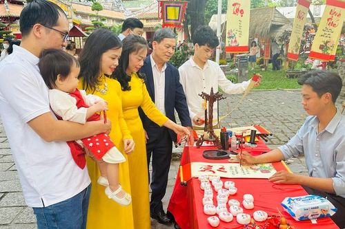 Ngày xuân trao gửi yêu thương