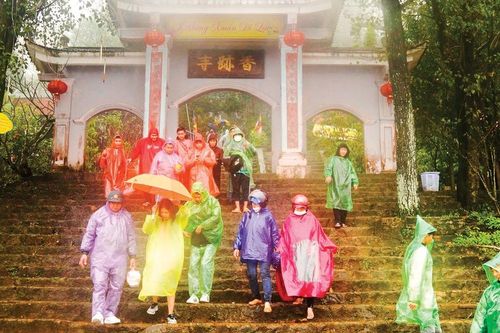 Nhiều lễ hội mùa xuân tưng bừng khai hội