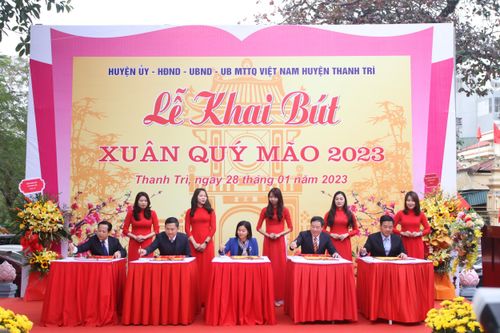 Ngành Giáo dục Hà Nội tổ chức lễ khai bút đầu xuân Quý Mão 2023