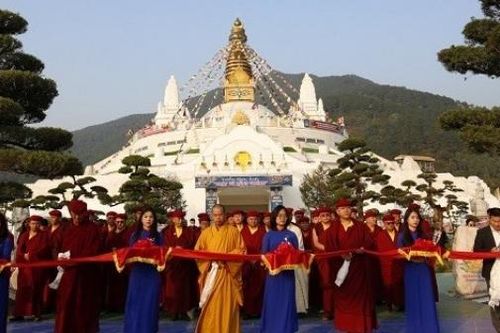 Triển lãm ảnh Pháp vũ Rồng Thiêng, 15 năm hoằng pháp của Đức Gyalwang Drukpa tại Việt Nam