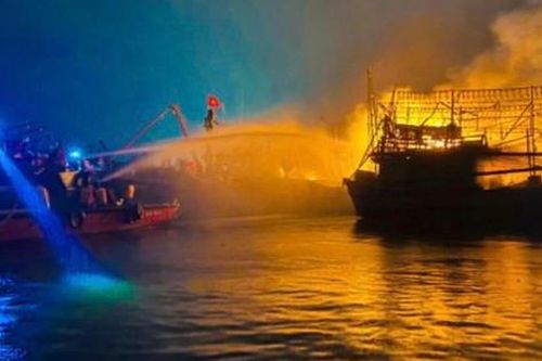 Điều tra vụ hai tàu cá bất ngờ bốc cháy khi neo đậu ở Đà Nẵng