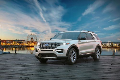 Ford Explorer thế hệ mới gặp lỗi camera lùi, phải triệu hồi