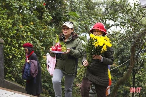 Về Hà Tĩnh trẩy hội mùa xuân