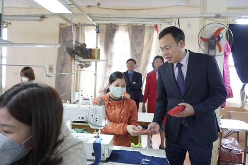 Công nhân lao động Thủ đô phấn khởi trở lại làm việc sau Tết