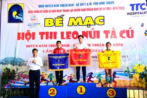 Hội thi leo núi Tà Cú huyện Hàm Thuận Nam - Bình Thuận mở rộng năm 2023: Khuất Phương Anh (Đồng Nai) đạt danh hiệu Nữ hoàng leo núi