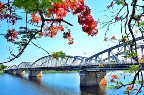 Phó Tổng biên tập Báo Xây dựng Tào Khánh Hưng: Ra mắt chùm thơ mới