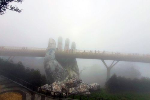 Hàng ngàn du khách đến Đà Nẵng du Xuân dịp Tết