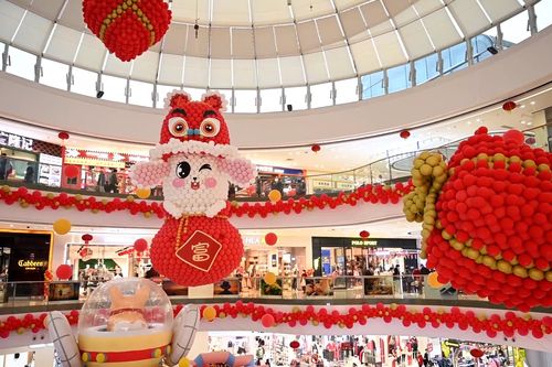 Thỏ khổng lồ làm từ hàng nghìn quả bóng bay