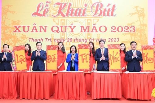 Dâng hương tưởng niệm Tiên triết Chu Văn An và khai bút Xuân tại huyện Thanh Trì