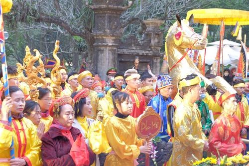Hà Nội rộn ràng hội xuân