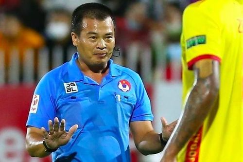 Còi vàng 2022 bắt trận Siêu cúp quốc gia