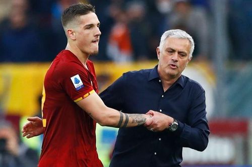 Mourinho nổi giận với Zaniolo