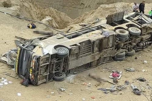 Xe bus tại Peru lao xuống vách núi, 24 người chết