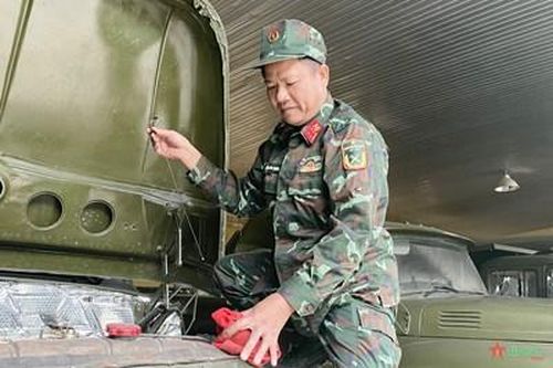 Bộ đội Công binh nhặt được của rơi, trả lại người đánh mất