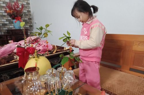 Học sinh rời xa tivi, điện thoại giúp bố mẹ việc nhà dịp nghỉ Tết